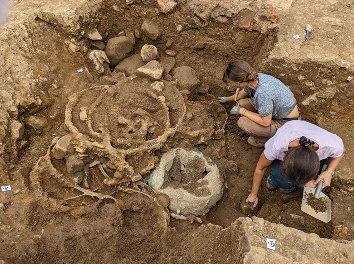 AntiquityJ's tweet photo. NEW The Melsonby Hoards, one of Britain's largest #IronAge metalwork deposits, made the news last year when their discovery was announced, and now the analysis is published in Antiquity!
Learn how they change our understanding of Iron Age Britain in this #AntiquityThread 1/10 🧵 https://t.co/CsRD0oDZmf