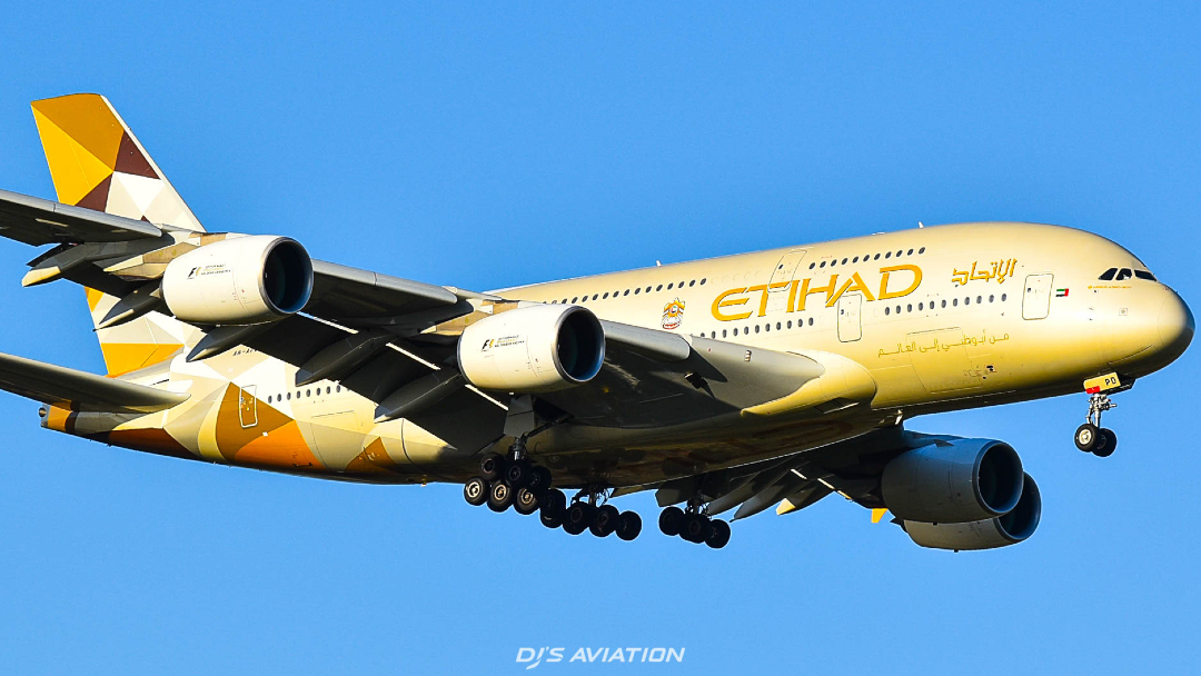 DjsAviation's tweet image. An Etihad Airways Airbus A380 in Melbourne, Australia 📸

#aviation #aircraft #airline #avgeek #planes #a380 #airbus