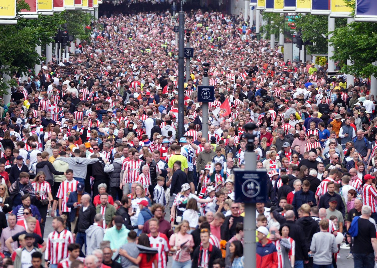 Ladbrokes tweet media