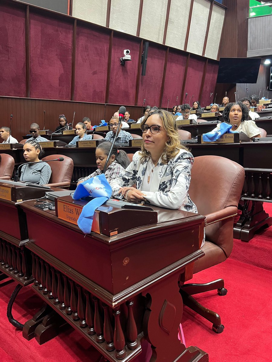 Francina Hungría. tweet media