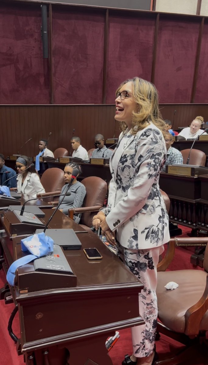 Francina Hungría. tweet media