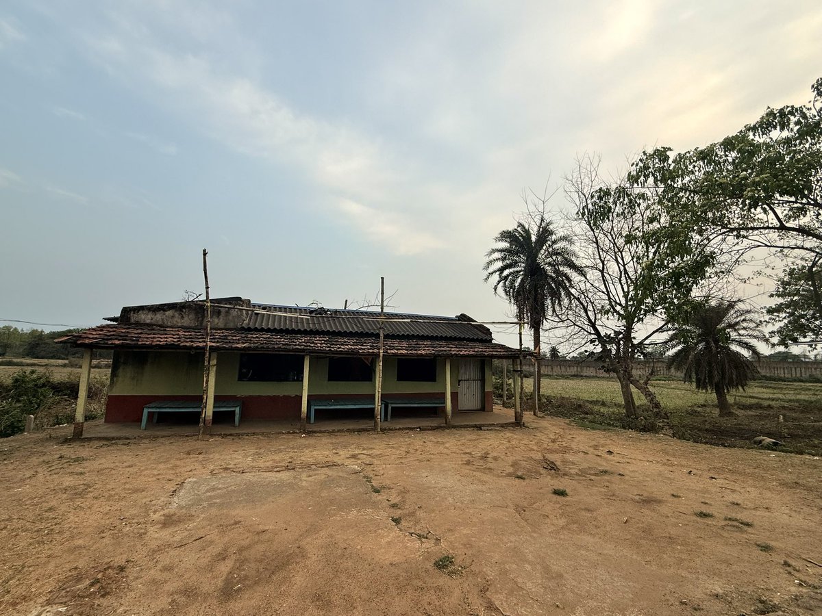 Andrew007Uk's tweet image. Bankura, where the forests breathe life into West Bengal. 🌿 

From sal and piyal groves to red earth trails, this is a landscape shaped by nature’s quiet resilience. In its woods, tradition, craft, and community grow side by side. Look forward to explore more.

#Bankura #Forests