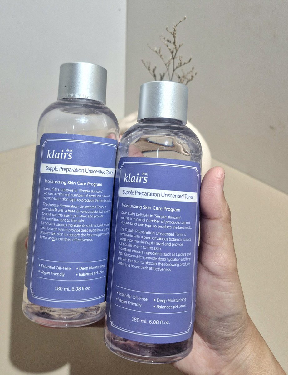 rurulistyana's tweet photo. Pas kulit lagi rewel, skin barrier lg drama, ketolong bgt sama this hydrating toner DEAR KLAIRS 🥹🩷 

Literally bestie bgt buat ngasih hidrasi yg deep tanpa bikin lengket 💗💗
TAPI...... beneran nih mau out of stock? 😭💔 untung lgsg gercep restock. Toner yg click bgt sama kulitkuu huhu, gbs klo kehabisan enihhh 🤢🤢