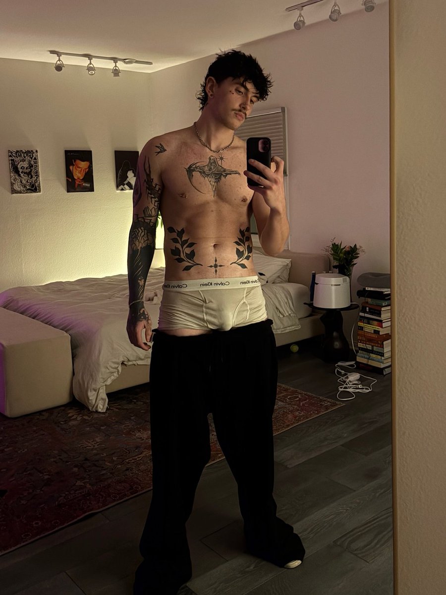 mostlyloch tweet media