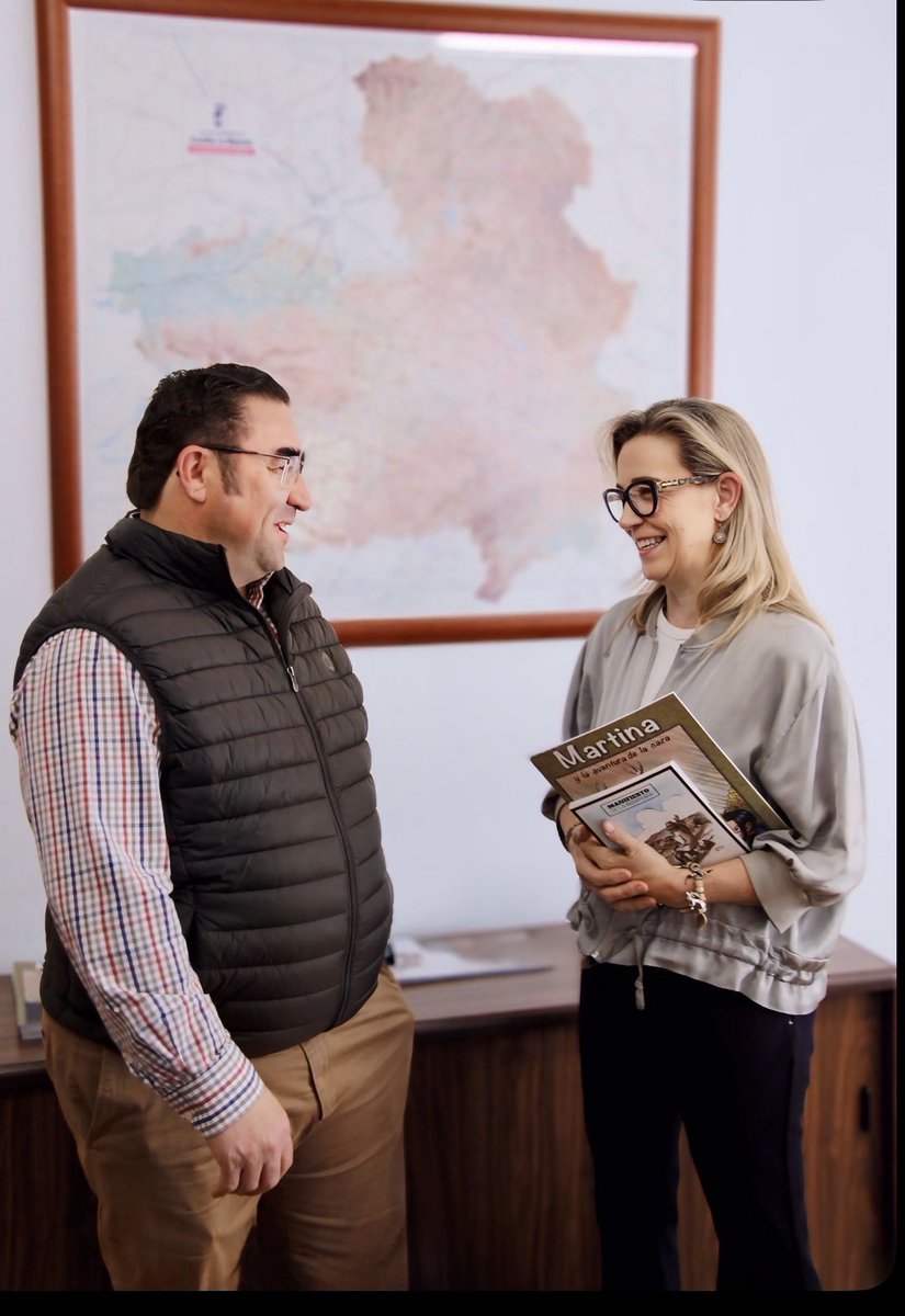 lolamerino68's tweet photo. 🚙La Roda-Albacete. Reunión de trabajo con el presidente de la @FedCazaCLM, Agustin Rabadán
✍🏻Castilla-La Mancha es caza🟥⬜️
#caza #empleo #mediorural #LaRoda #albacete #formadevida https://t.co/CgAnQLGeNY