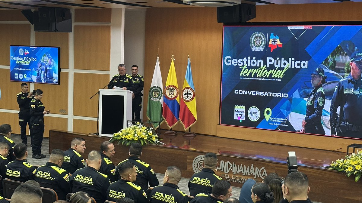 PoliciaSoacha_'s tweet image. #AEstaHora en las instalaciones de la @CundinamarcaGob participamos en un conversatorio clave sobre gestión pública territorial.

Trabajar de la mano con la comunidad, permite construir una paz duradera y una convivencia ciudadana sólida.
#Seguridad
#Dignidad
#S2D