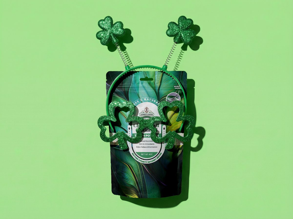 Garners_Garden's tweet image. Have you been thinking about ditching synthetic bleaches for plant-powered brightness? Our Chlorophyll and Mineral Tooth Powder uses chlorella and Kaolin Clay to reinforce enamel and freshen breath naturally. 100% natural and fluoride-free. #NaturalHealth #OralCare #GarnersGarden