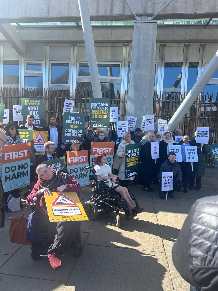 GCIL is urging MSPs to vote NO as they debate Stage 3 of the #AssistedDying bill. Yes, disabled people hold a range of views but many are worried about risks.
Disabled people deserve dignity, support and protection to live well. Until safeguards are stronger MSPs should vote No.