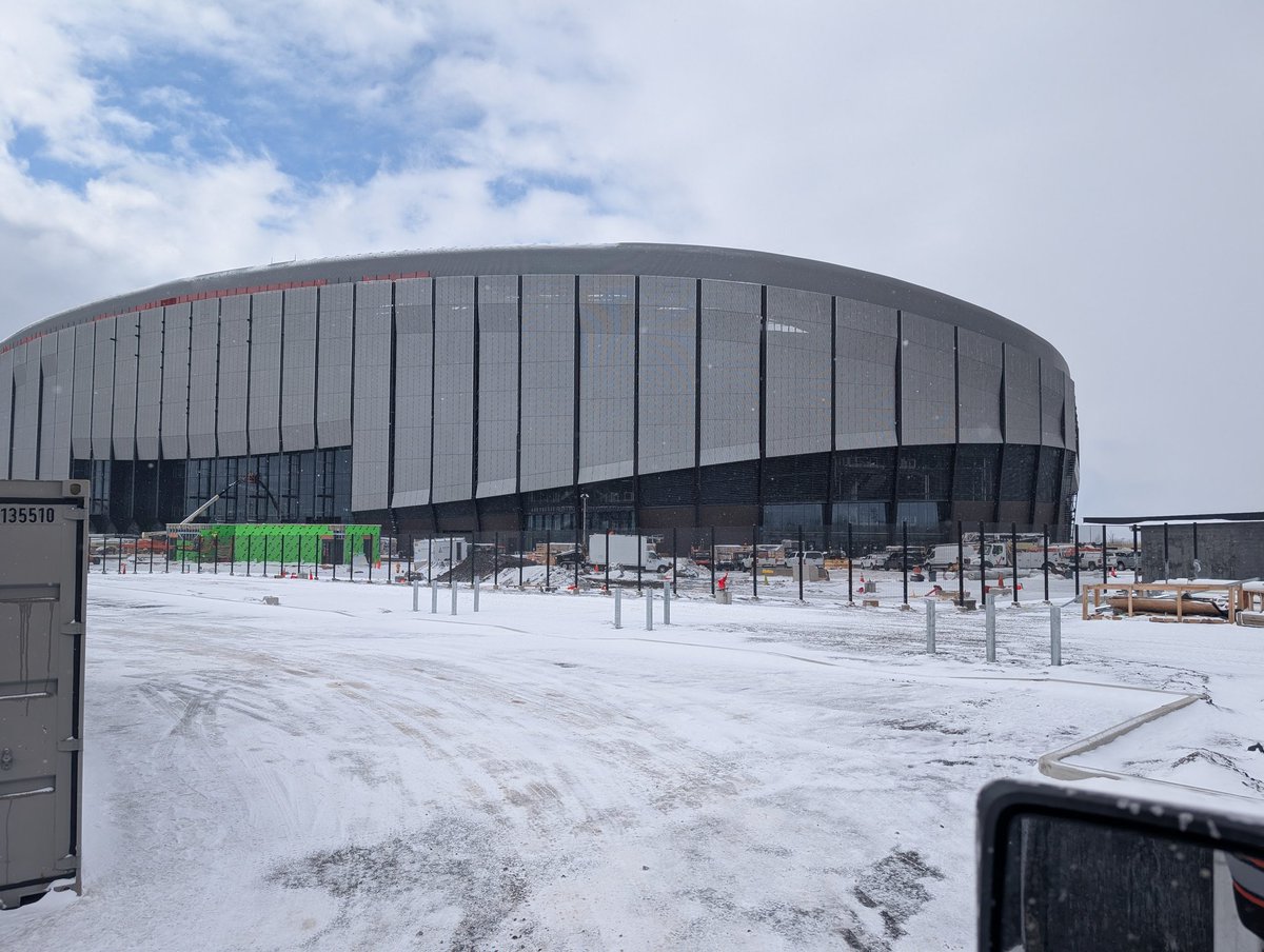 paulflowers74's tweet photo. @davebftv @thekapman @WaddleandSilvy Bear Down from the new Bills stadium.
#Bears4life https://t.co/xTPndNBtZ4