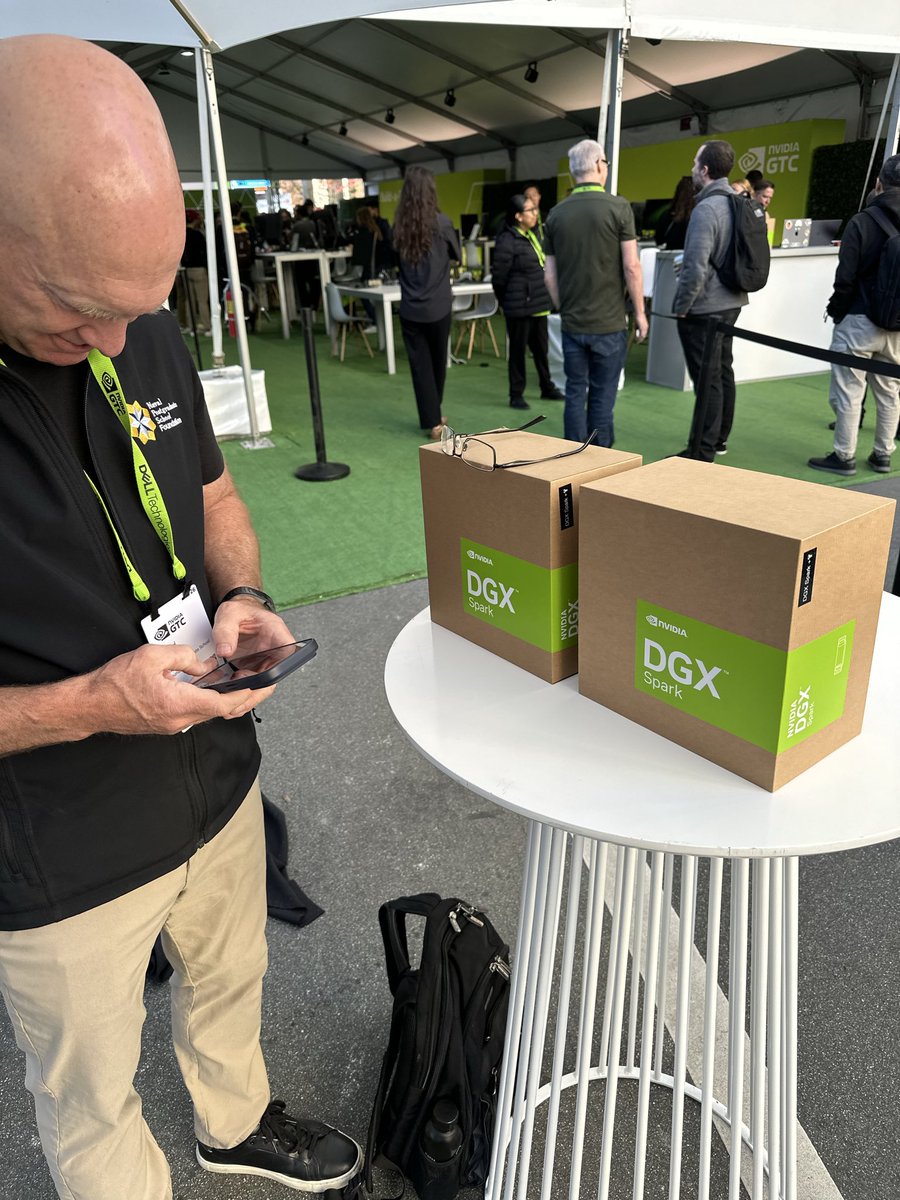 Craig Vachon [son of immigrants] tweet media