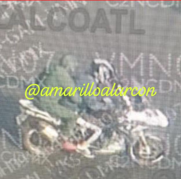 amarilloalarcon's tweet photo. No tenía empleo, solo acompañaba a su pareja al puesto de venta en #CEDA
Siete balazos le asestaron dos #Sicarios en #Motocicleta
que siguen a la fuga https://t.co/C98u4QmwXC