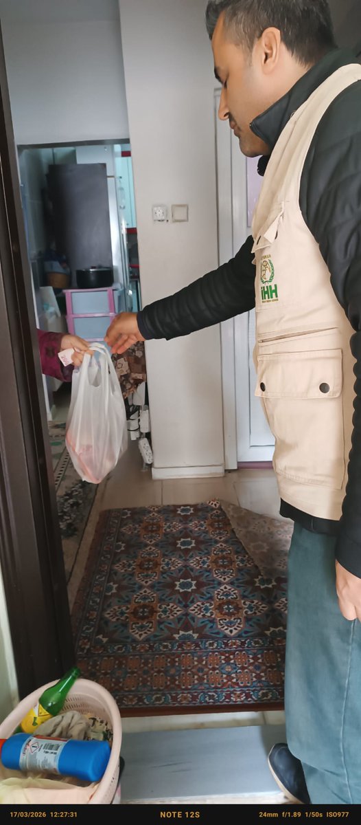 İyilik kapıları çalmaya devam ediyor 💚 

Adıyaman İHH olarak hayırseverlerin vesilesiyle yetim ve ihtiyaç sahibi ailelere adaklık et yardımında bulunduk. Emeği geçenlerden Allah razı olsun..
#iyilikherzamanheryerde