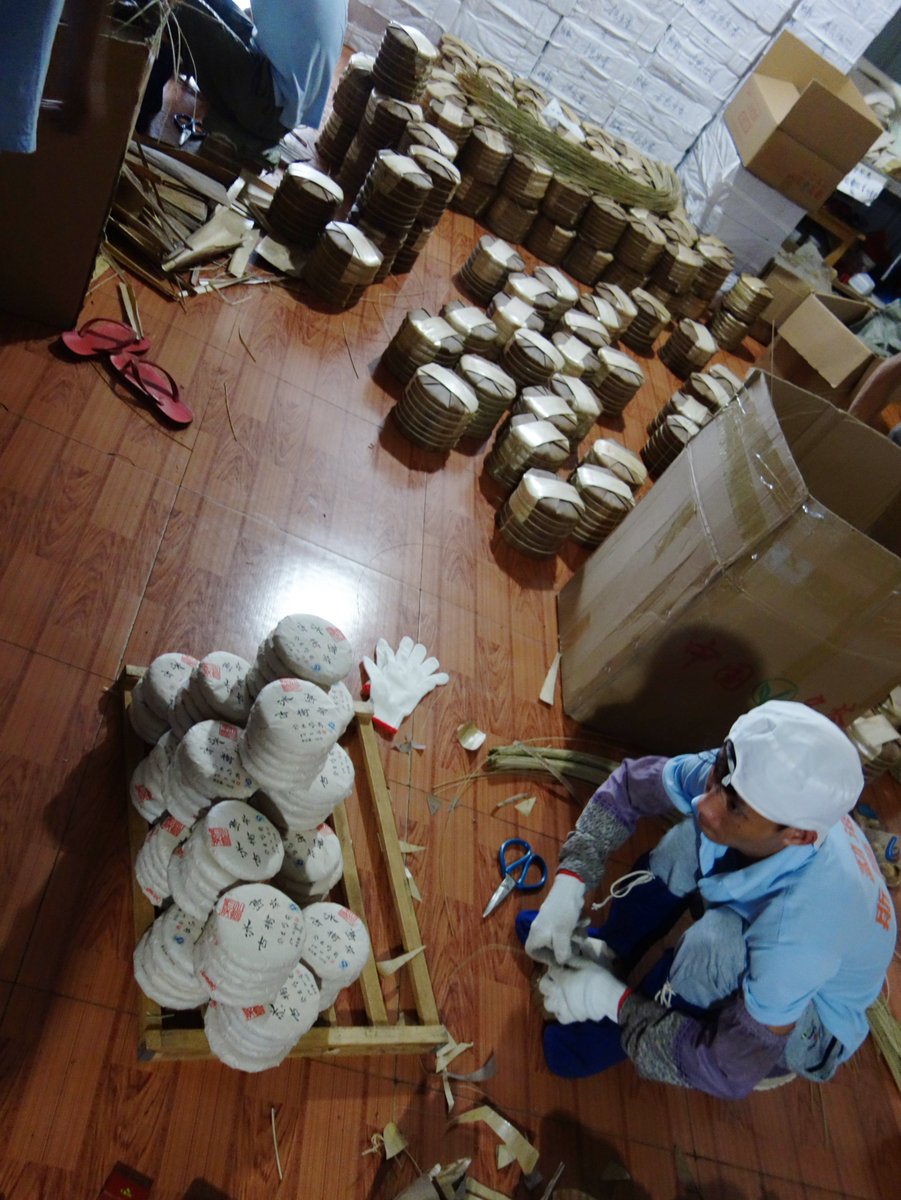 BozskyOrac's tweet photo. On Friday, March 20th at 6:30 PM, a spectacular tasting of Pu'er teas will take place. We will focus on naturally ripened dark Pu'er teas from the Chinese province of Yunnan. Pu'er, as the oldest type of tea with more than a thousand years of history, will help us explore... https://t.co/YBj0VYJjnD