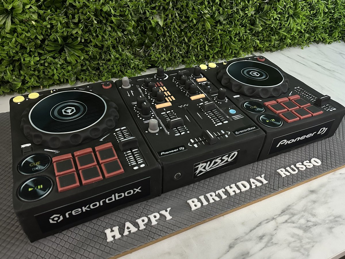 Jon's Cakes tweet media