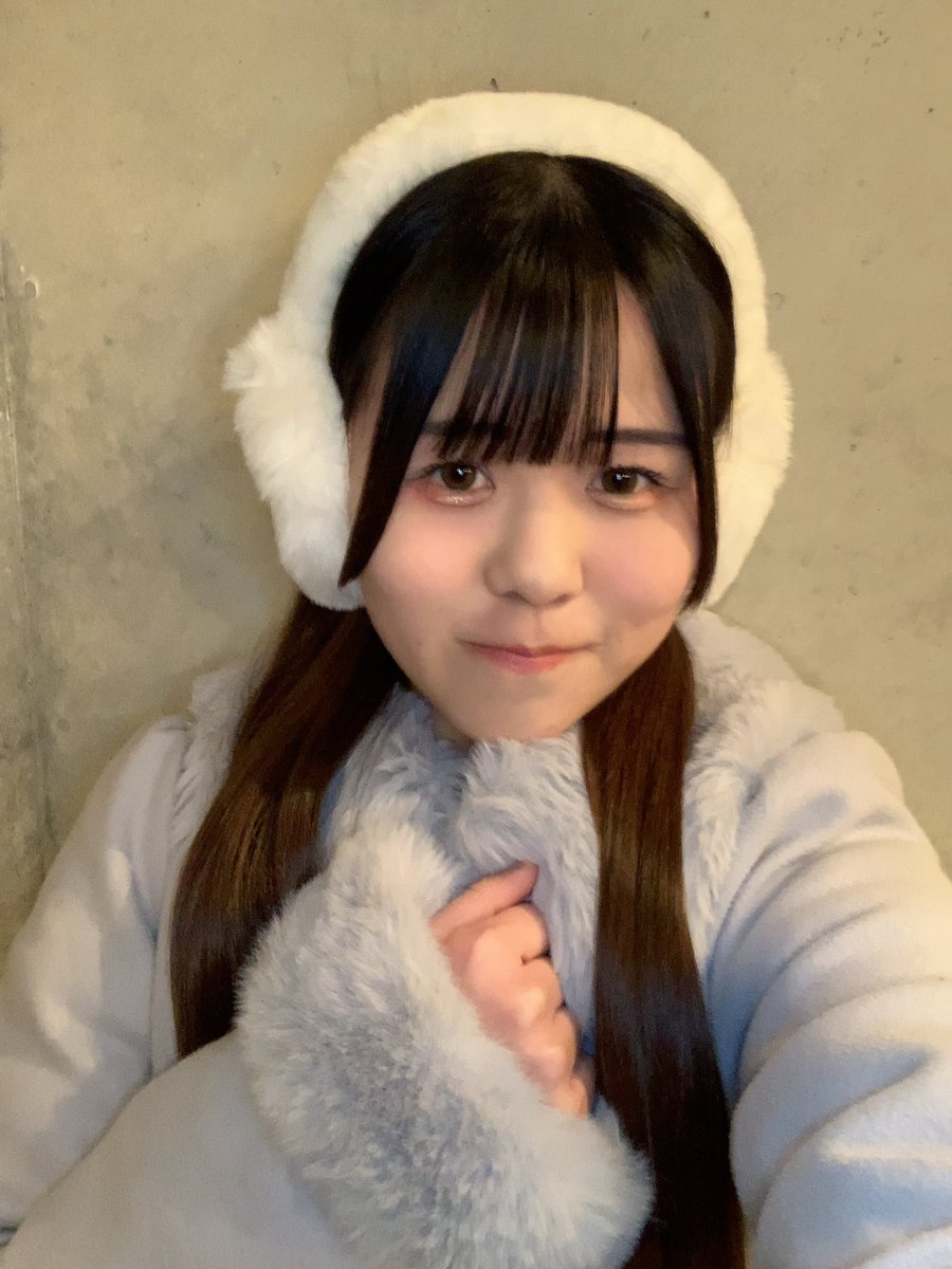 _ma_ho22's tweet photo. お友達からイヤーマフ借りた時の！！
人生で初めてつけてめっちゃ可愛かったから次の冬に買おうと思った！笑
 #渡辺高等学院  #LJK  #アイドルになりたい https://t.co/fuFwhFw1bW