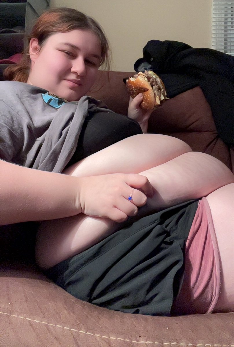 𝓑𝓵𝓸𝓼𝓼𝓸𝓶 tweet media