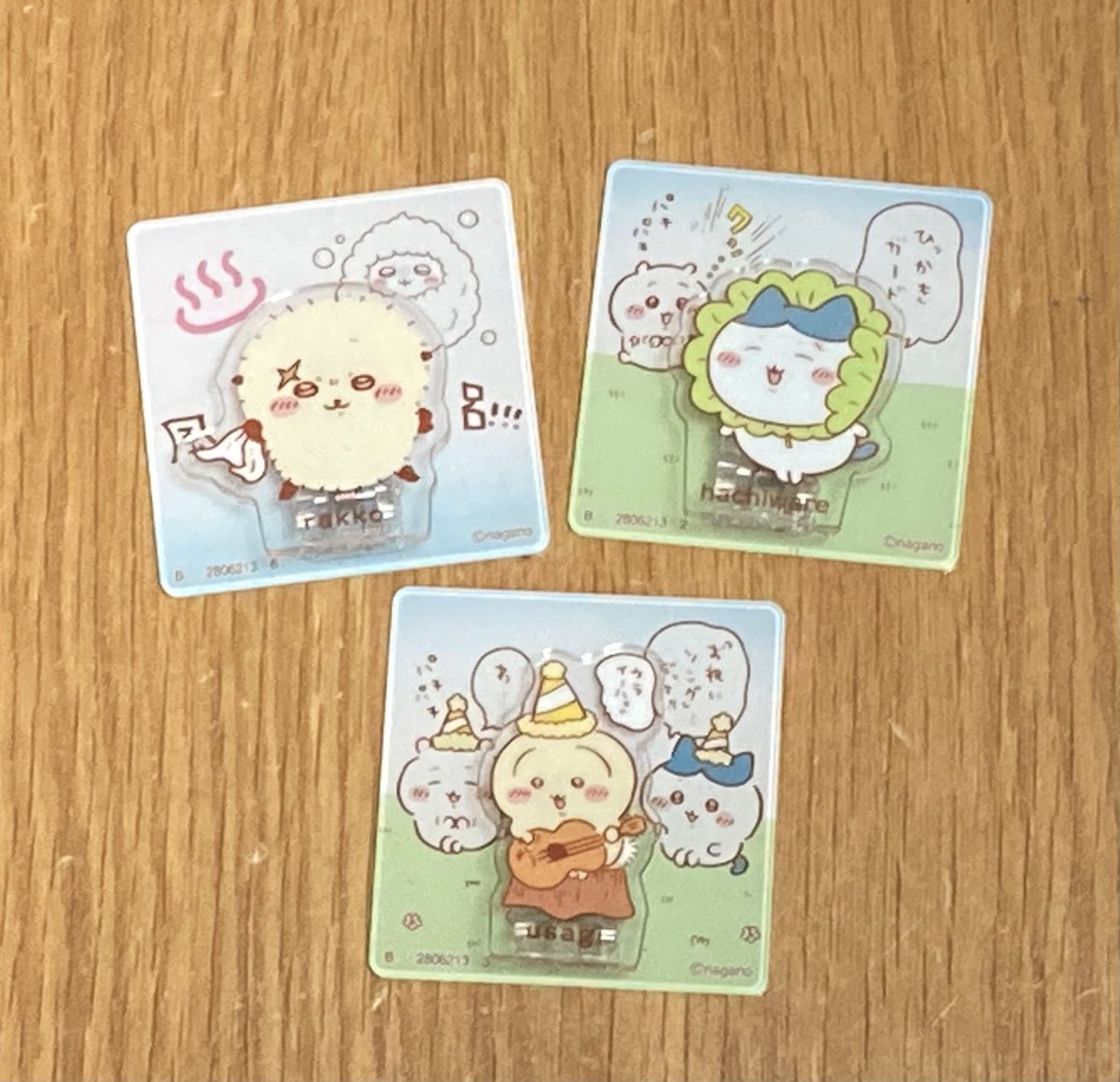 うさぎさんが来てくれました。後ろの2人の誕生日祝いでしょうか…。パチパチちいちゃんもかわいい（両方とも）。ラッコ先生の後ろにいるのはモモンガさんですかね…泡にふんわりと包まれていてなんだかかわいい。「ほめろっ！」…なんか聞こえました…？