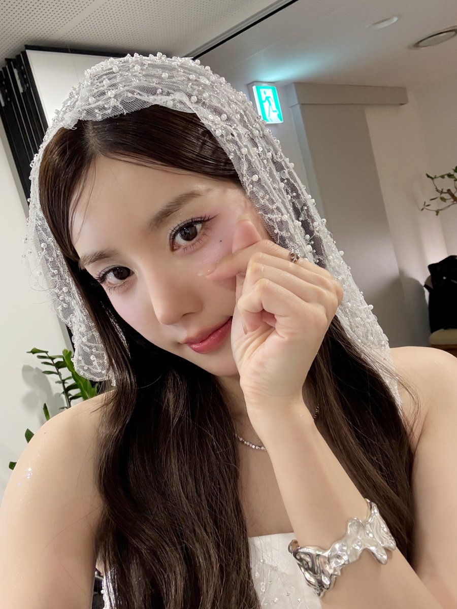 권은비 (KWON EUNBI) tweet media