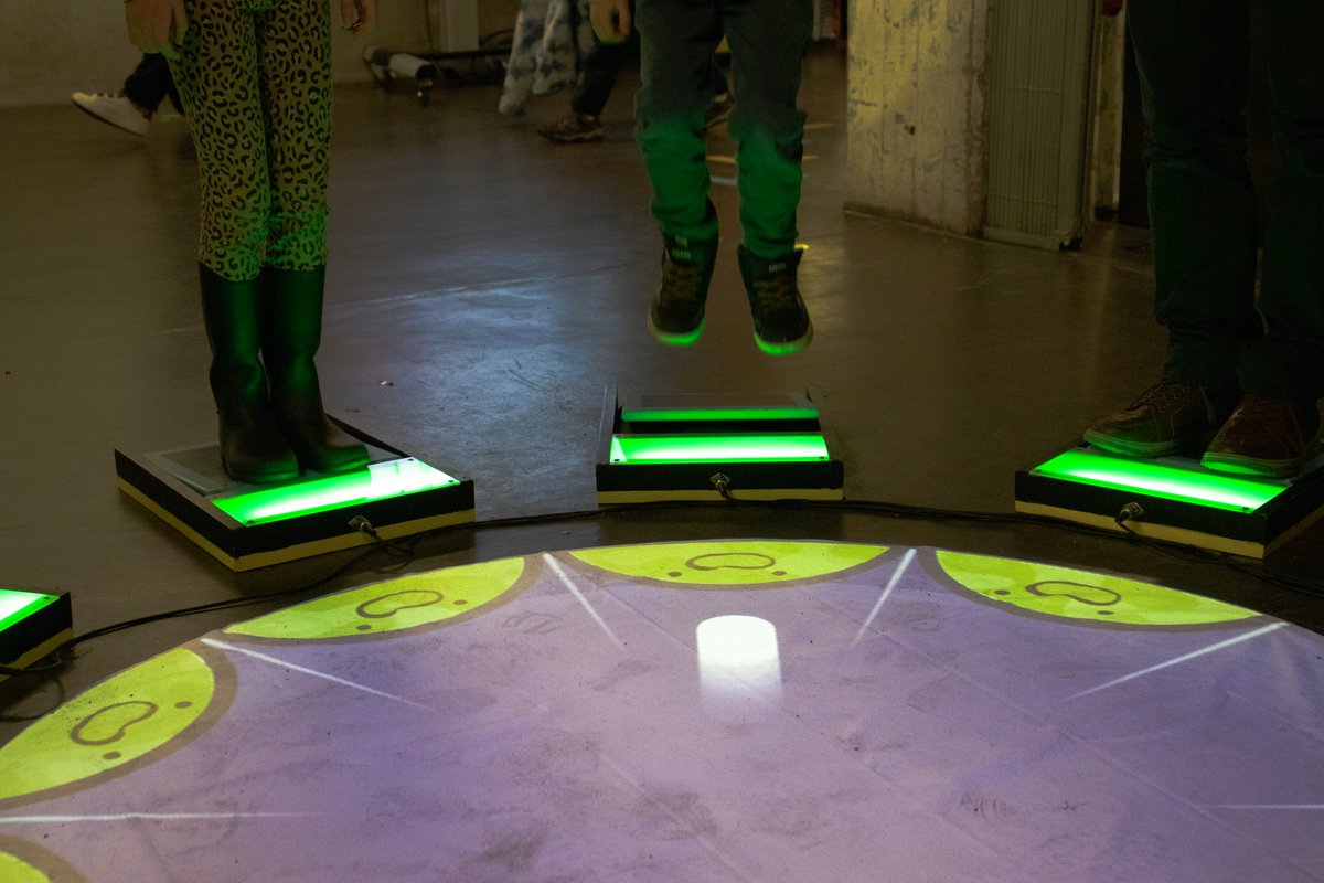 Random Bazar tweet media