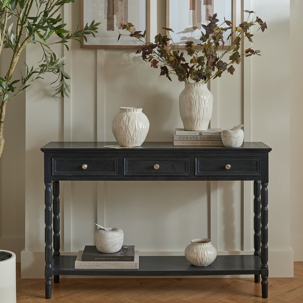 OHIsocial's tweet photo. Shop the 2026 black furniture trend with this black console table! https://t.co/O8JiNMf42U #BlackFurniture #hallwaydecor #hallwaymakeover #hallwayinspo #blackwood #vintagestyle #vintagevibes #vintagehome #ohisocial https://t.co/6FNvNZYI86