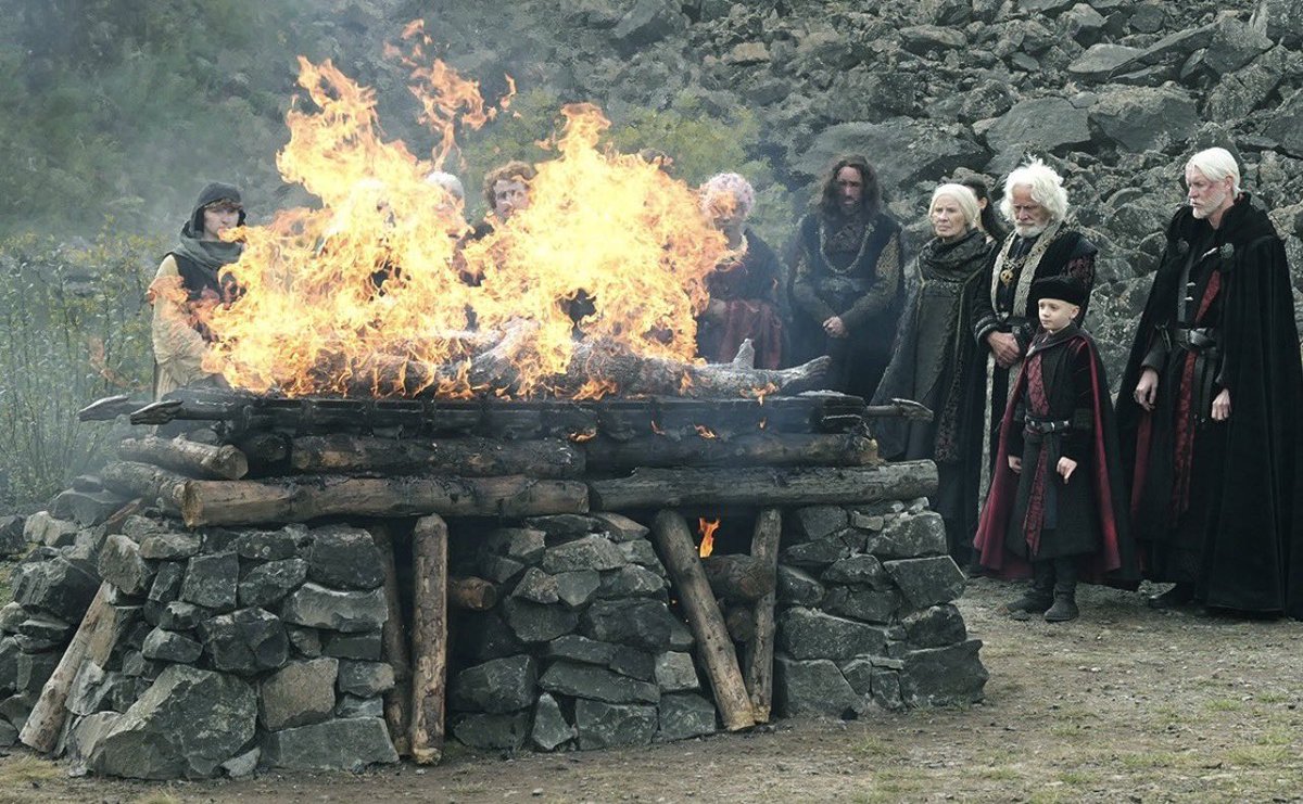 i don’t know how maekar didn’t collapse and puke seeing baelor’s corpse burning and slowly turning unrecognisable like that’s the man who’s held him at night for as long as he can remember and now maekar’s watching his corpse being cremated