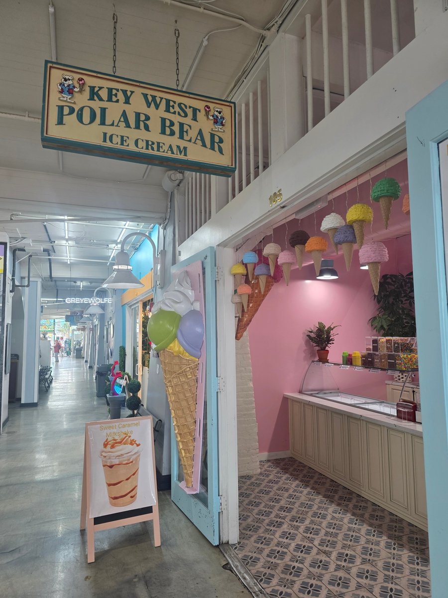 Key West - Party in Key West tweet media