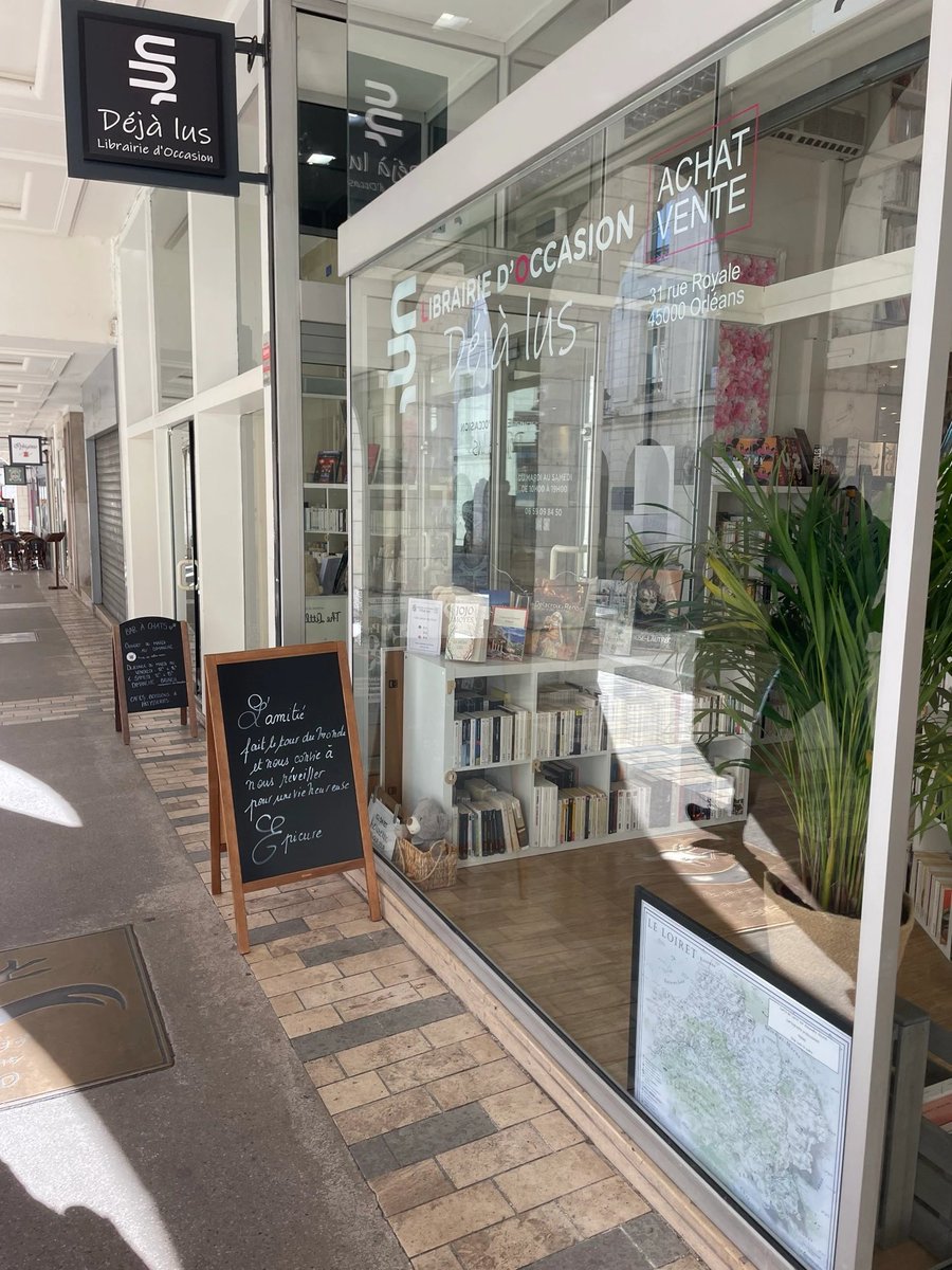 lecartographe's tweet photo. À la Bouquinerie Déjà lus, à Orléans, pour ceux que ça intéresse, vous pourrez vous procurer mon #PosterCarto du Loiret ! C’est Rue Royale 👇 https://t.co/TM8oHEp7hn