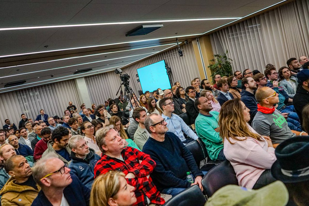 CryptoMondays London tweet media