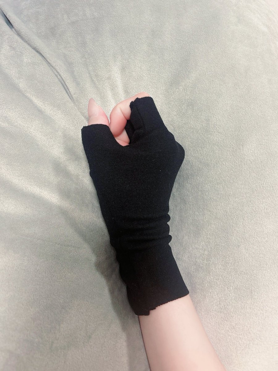 にょん tweet media