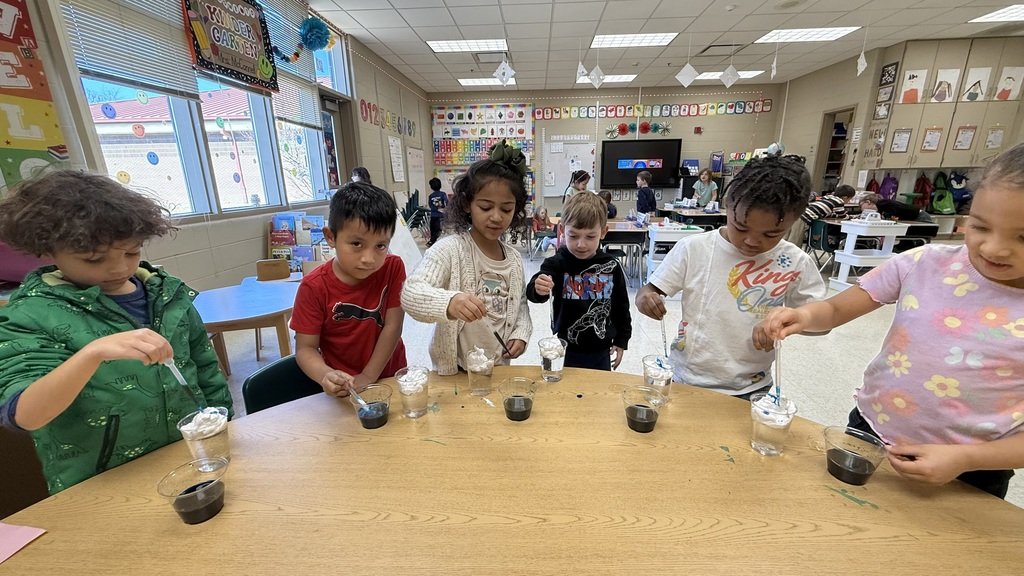 BlytheBower's tweet image. 🎒 Kindergarten starts here at Blythe-Bower!
Enrollment is now open for Cleveland City Schools.
Begin the process today: clevelandschools.org

We can’t wait to welcome our newest learners!
#BuildingChampions #BuildingCommunity #ChooseCleveland