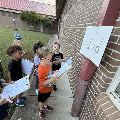 BlytheBower's tweet image. 🎒 Kindergarten starts here at Blythe-Bower!
Enrollment is now open for Cleveland City Schools.
Begin the process today: clevelandschools.org

We can’t wait to welcome our newest learners!
#BuildingChampions #BuildingCommunity #ChooseCleveland