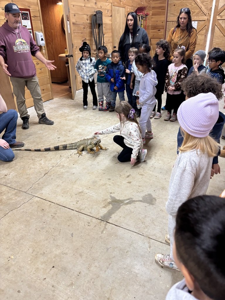 BlytheBower's tweet image. 🎒 Kindergarten starts here at Blythe-Bower!
Enrollment is now open for Cleveland City Schools.
Begin the process today: clevelandschools.org

We can’t wait to welcome our newest learners!
#BuildingChampions #BuildingCommunity #ChooseCleveland