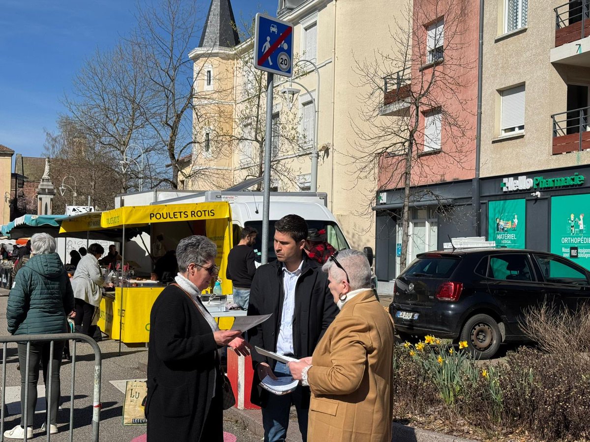 JonathanGery_AN's tweet photo. À #Amplepuis ce matin, au marché, aux côtés de la liste Avenir Amplepuis pour le second tour des municipales.

Écouter, convaincre, rassembler… et maintenant agir.

🗳️Dimanche, chaque voix compte : mobilisez-vous et allez voter ! 🇫🇷

#Municipales2026 https://t.co/Nzjf1gHzA4