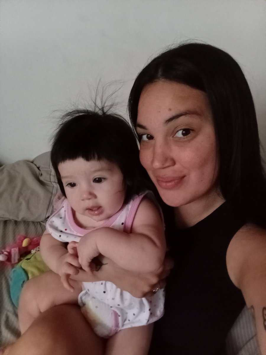 Volvieron las mañanas con ustedes!!! Juli los escucha desde la panza💖
#nadiedicenada