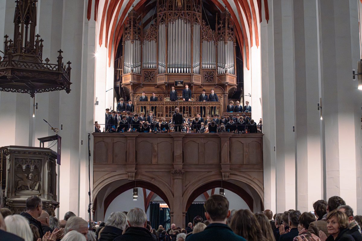 Gewandhaus's tweet image. Live aus Thomaskirche #Leipzig! Die Aufführung der Johannes-Passion von J.S. Bach am Karfreitag (03. APR 2026) wird ab 19:03 Uhr live übertragen: auf MDR Klassik, MDR Kultur, rbbKultur &amp;amp; SR2 KulturRadio. Mit dem #Thomanerchor &amp;amp; dem Gewandhausorchester, Leitung: Andreas Reize.