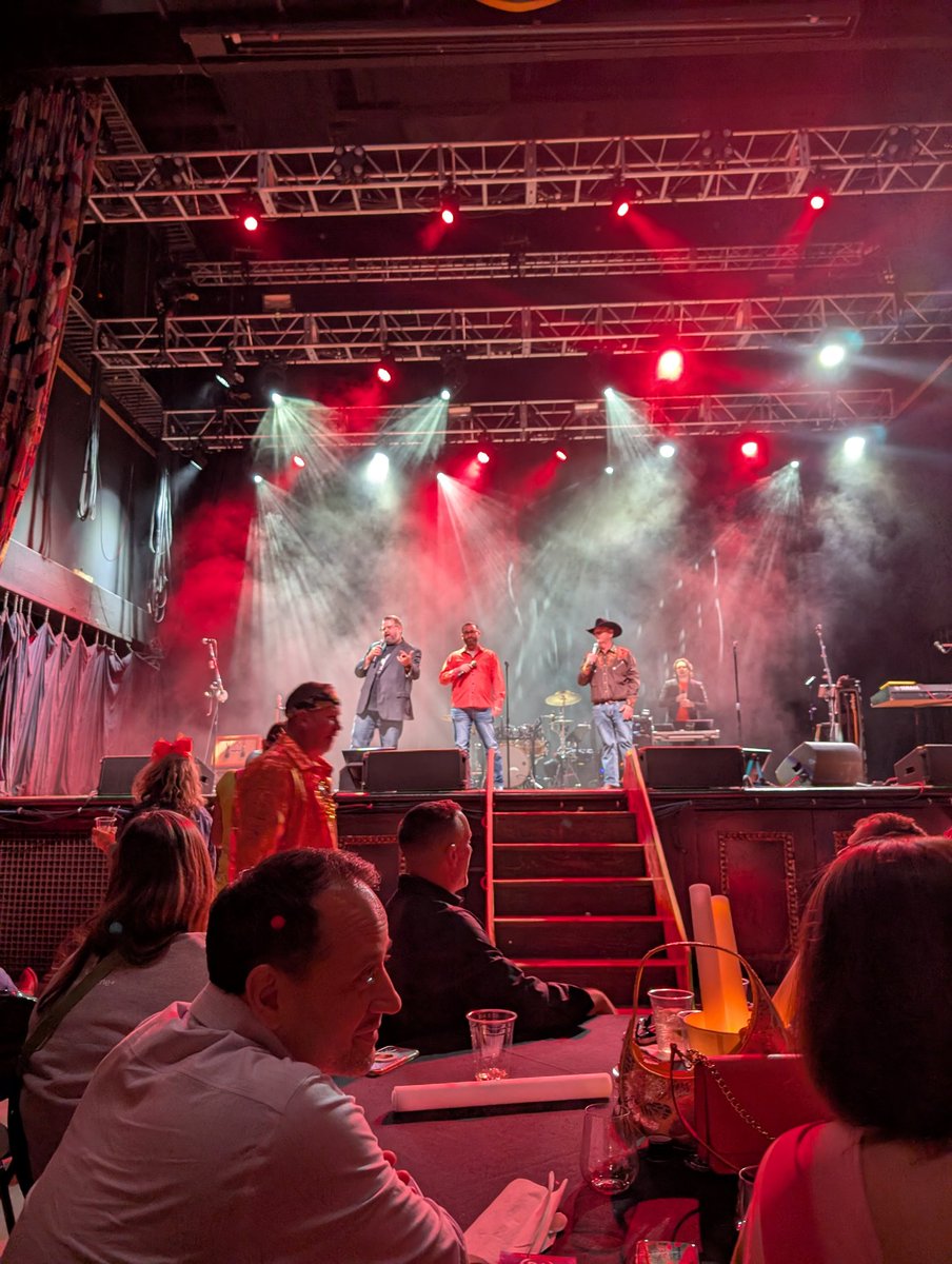 Anthony Armstrong tweet media