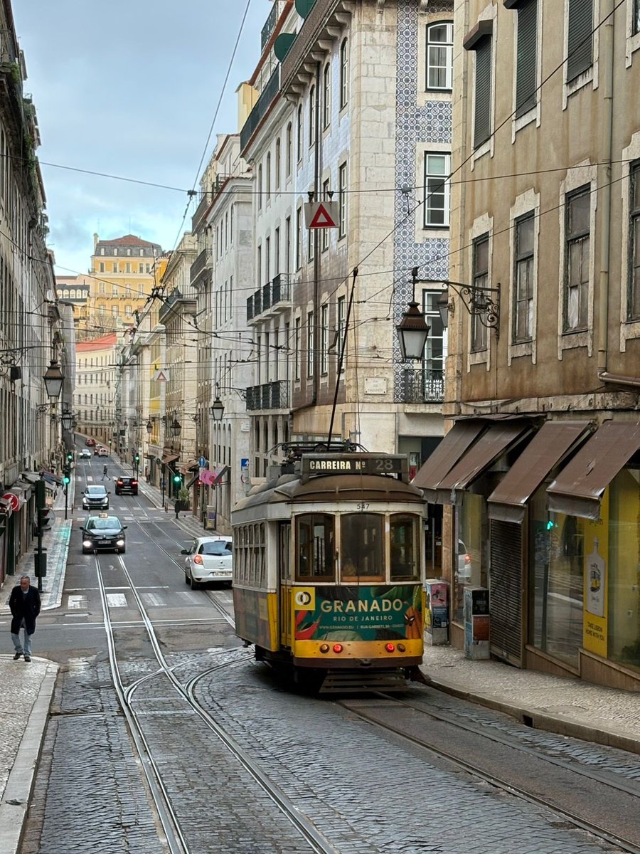 Elllinaras1's tweet photo. Lisbon Portugal! https://t.co/aPsBIVlc9M