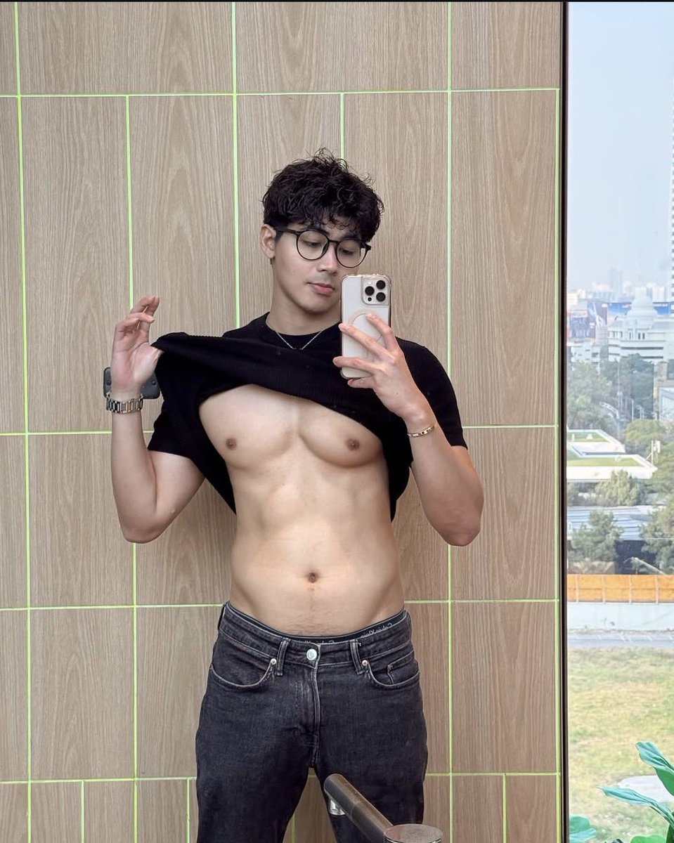 FAPlugzaa tweet media