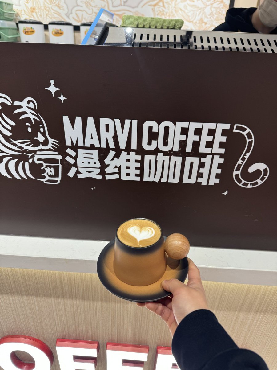 captainpreaper's tweet photo. Tried the new AR café—scan drinks to unlock mini games u0026 hidden menus! 3D latte art pops up on your table too  #NewExperience #ARMagic https://t.co/Rp2SOQehN2