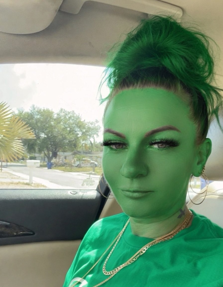 Alexandra Walker tweet media