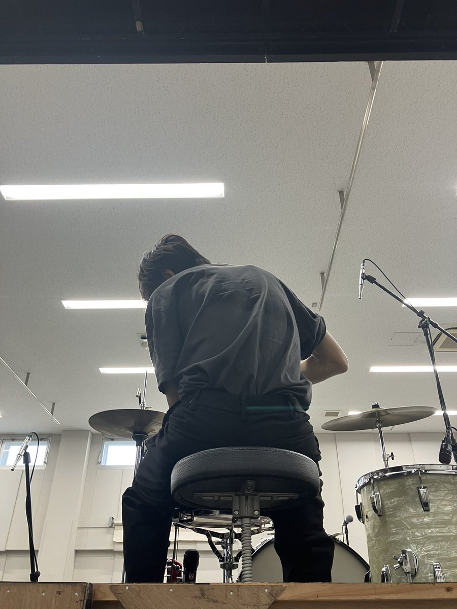 kazuki_kato1007's tweet image. #BACKBEAT  ビートルズの背中を見続けた男の背中。
#上口耕平 #ピートベスト