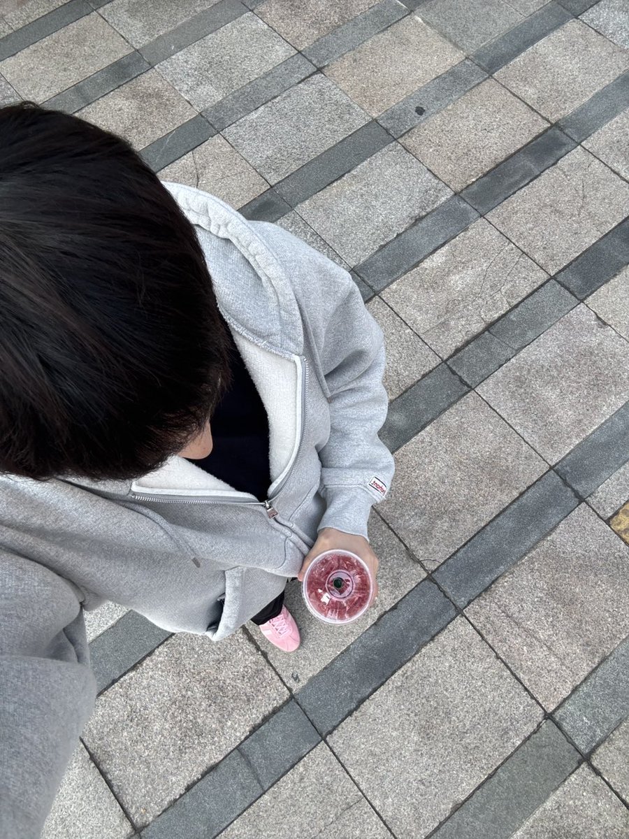 lingling009191's tweet photo. 호은군의 광각셀카가 계속되길… https://t.co/6UM8keIZTo
