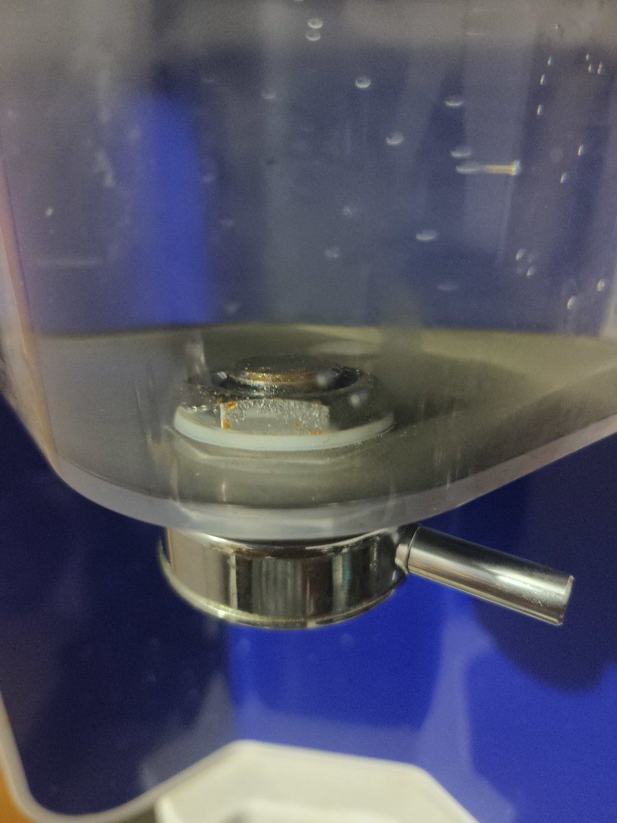 StockVaani's tweet photo. This is the inside of my Havells water purifier after just 1.5 years. The metal fitting in the water storage area has started corroding.

This isn’t external wear—this is where drinking water is stored.

What kind of quality u people are maintaining ?

@havellsindia please address urgently.
