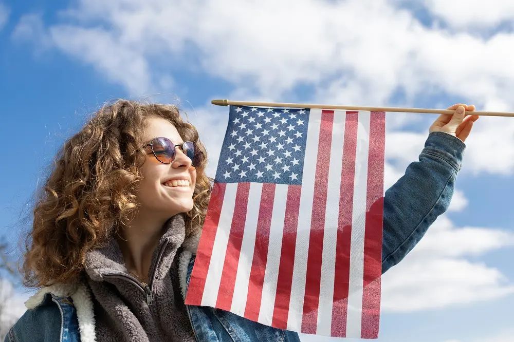 nanthavethlaw's tweet photo. Green card or citizenship? The real difference shows up in travel, family sponsorship, and long-term legal security, not just paperwork.

https://t.co/z1px8talkF

#USCitizenship #GreenCard https://t.co/3kYhD1Z8gy