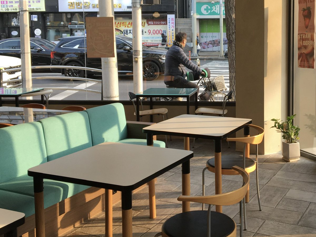 먼지.. tweet media