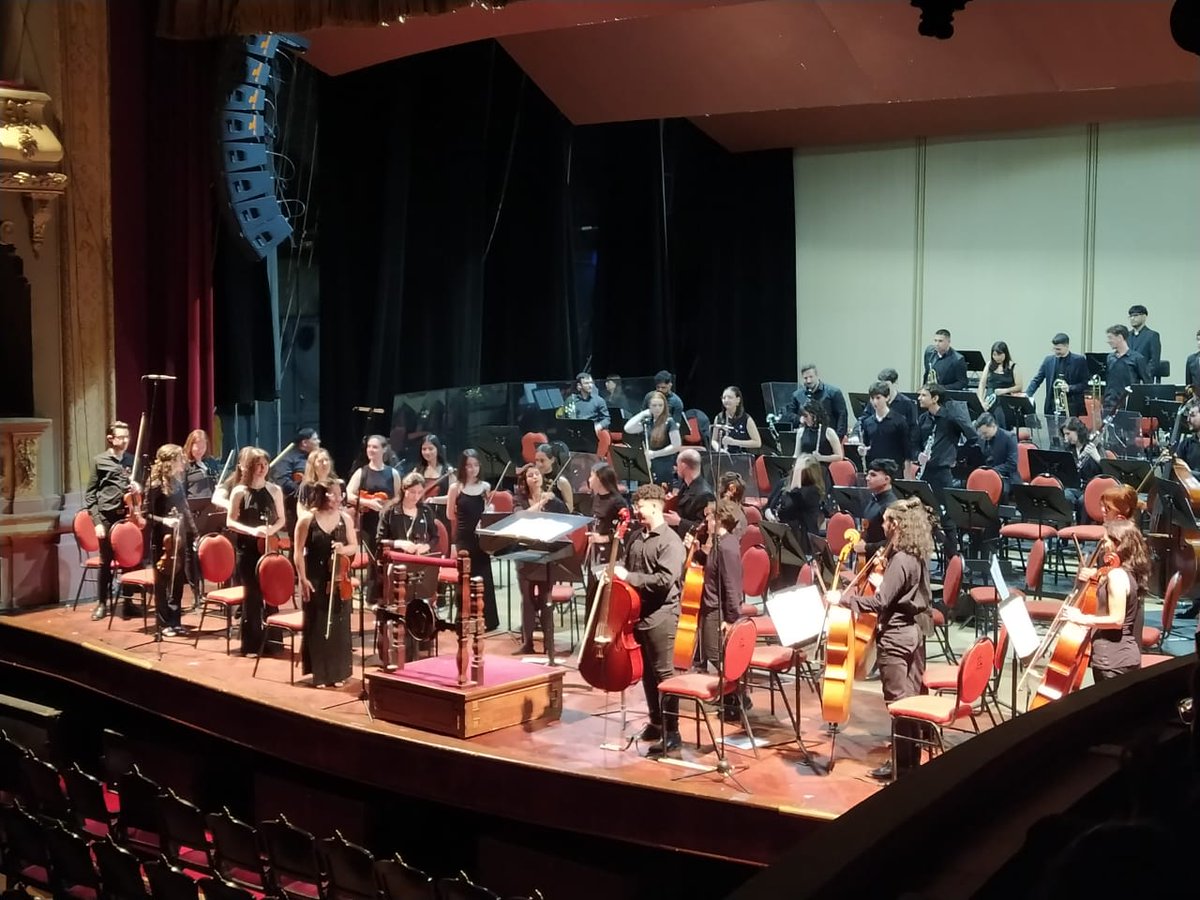 Humanidades y Artes UNR tweet media