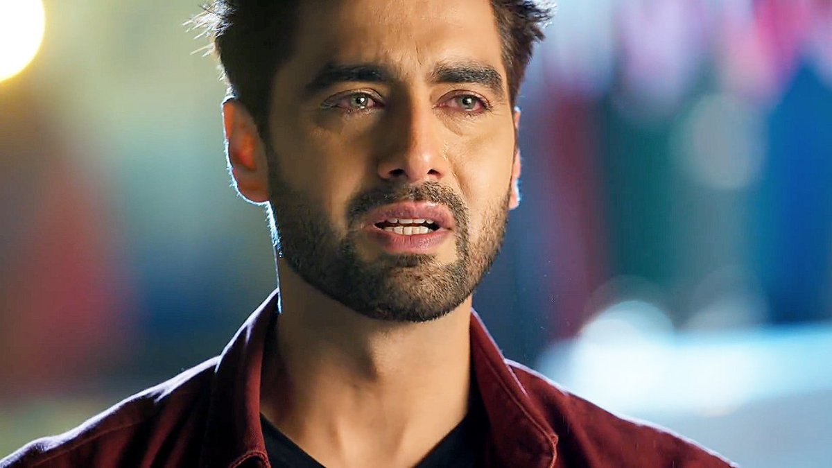 Personally I love this sequence so much...this moment remind me of one of most of iconic character of my most fvrt idol 

He was so A*** coaded 
Beautifully shot n perfectly acted 

[#ARMAANPODDARMONTH #2YearsofRPasArmaan #yrkkh #rohitpurohit #armaanpoddar]