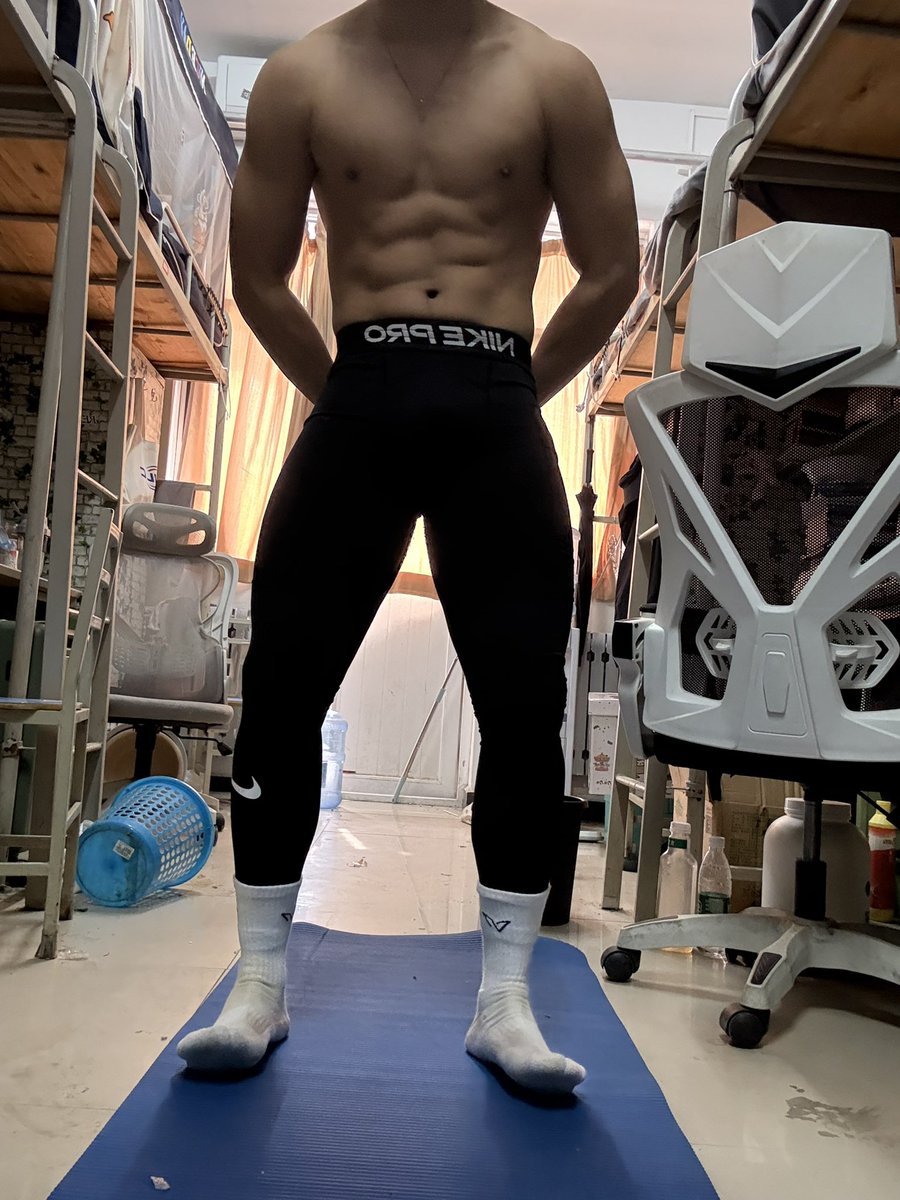 小帅-AI脱衣一键脱衣 tweet media