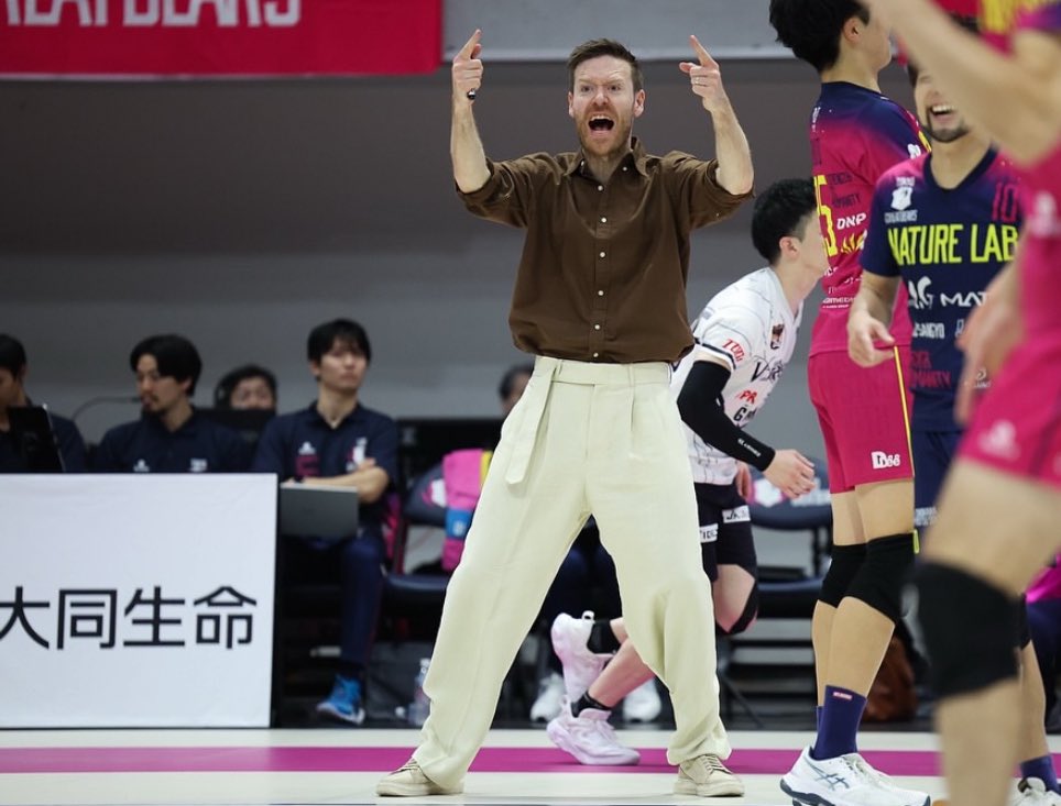 japan's schools and unis men's volleyball fan tweet media