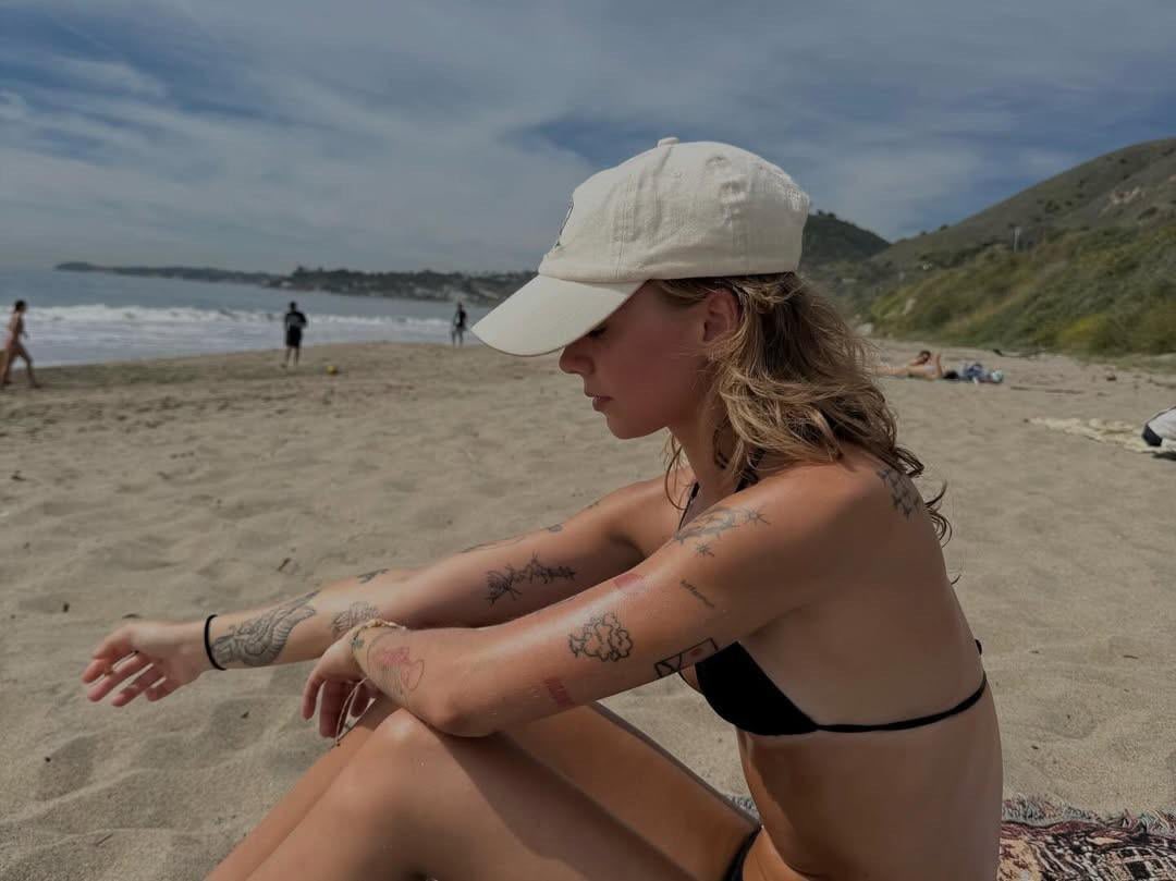 Addison & Hannah tweet media